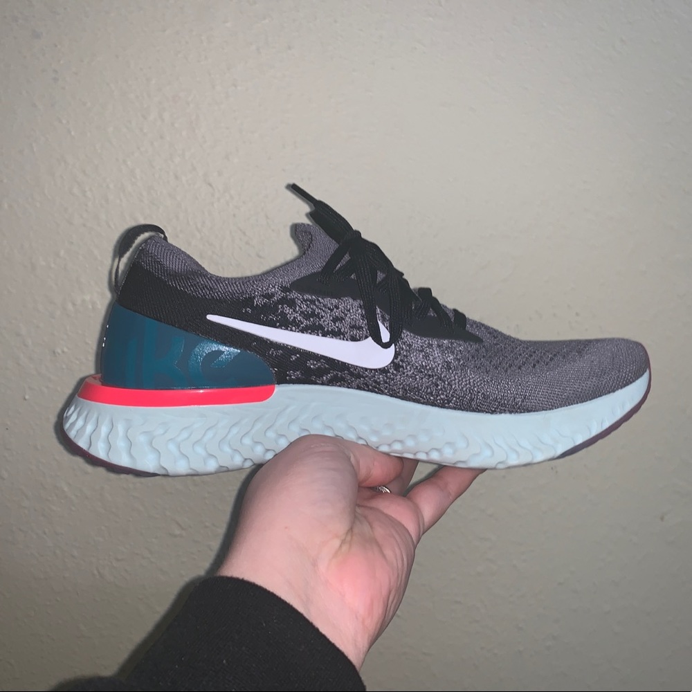Nike Epic React Flyknit Sneakers